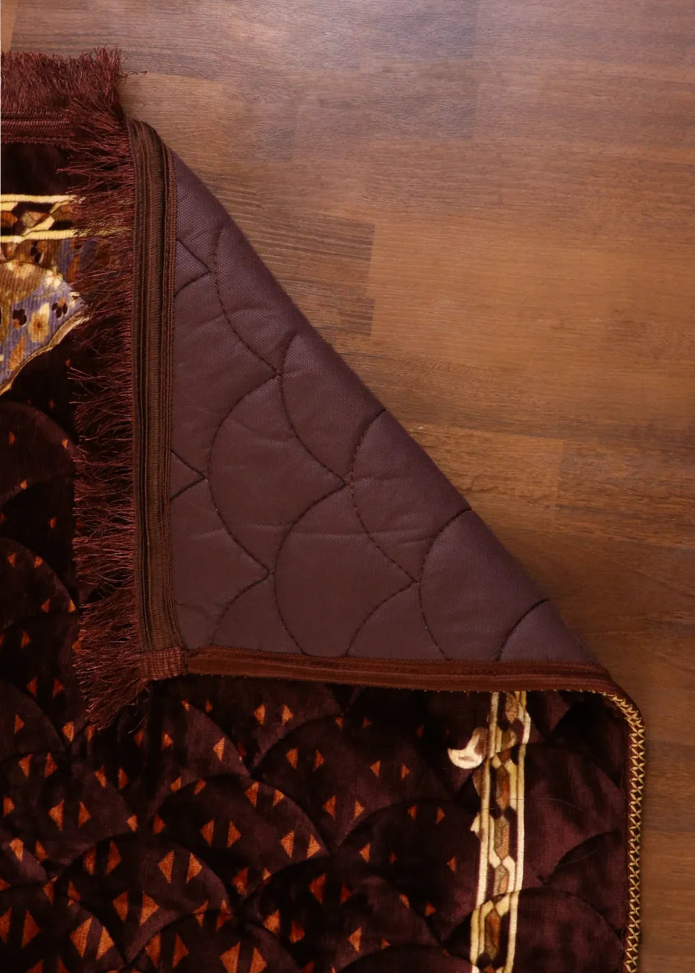 Golden Accent Mihrab Prayer Mat