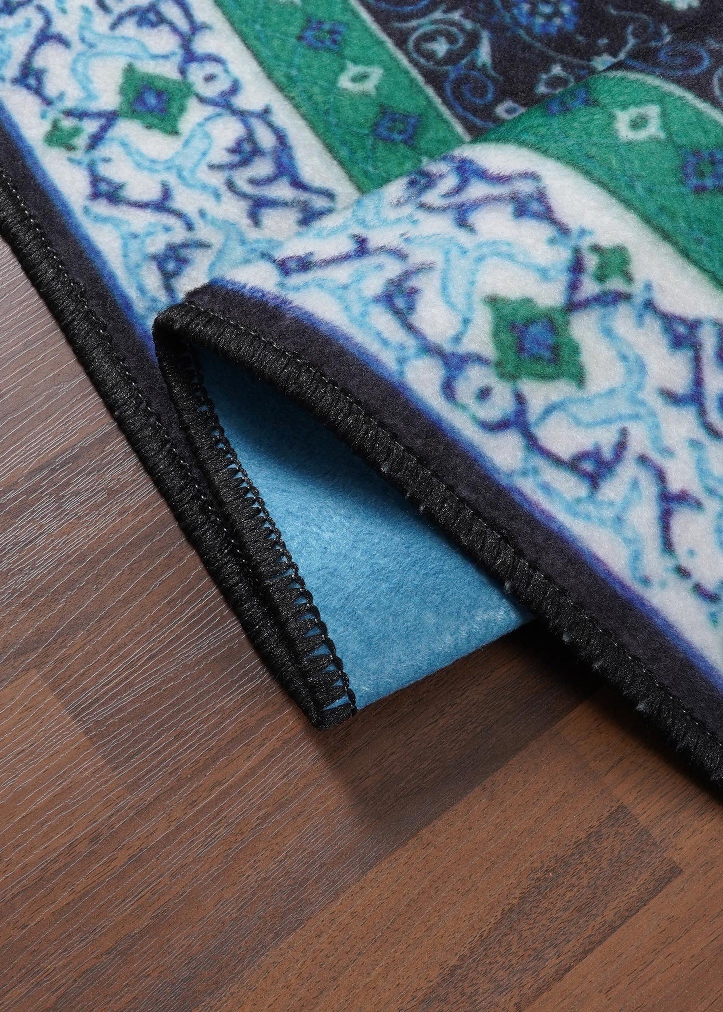 Luxurious Non-Woven Medallion Area Rug with Felt Back