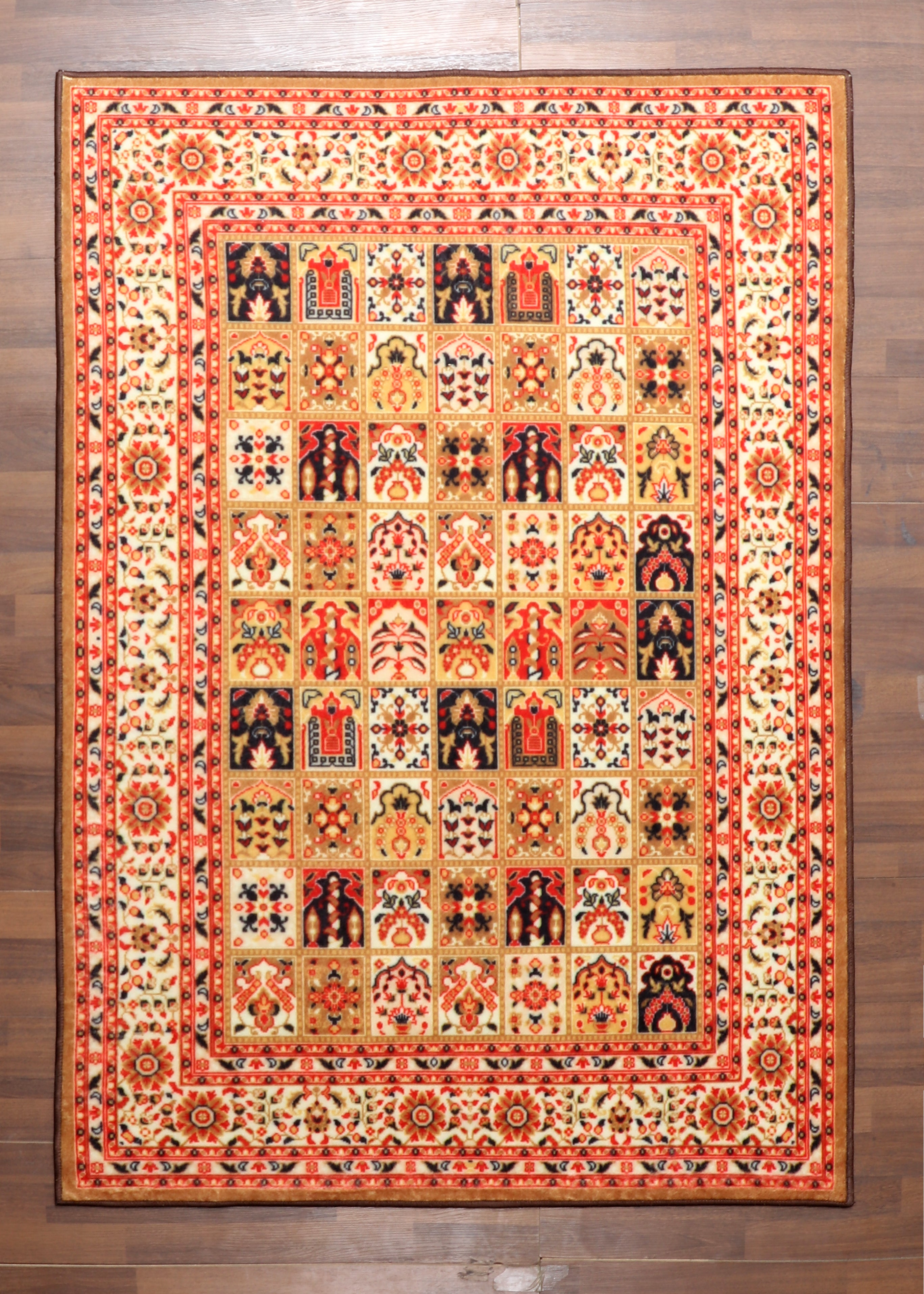 Traditional Geometric Non-Woven Rug – Felt Backing – Nayyer Carpets