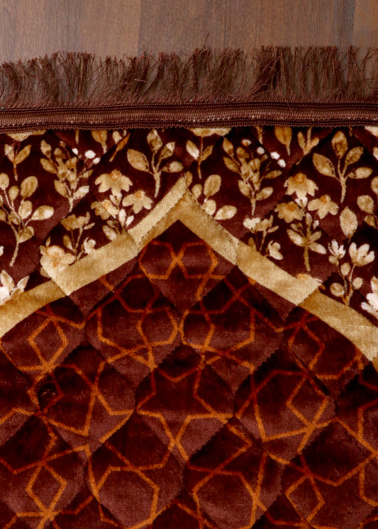 Royal Golden Arch Floral Quilted Velvet Prayer Mat