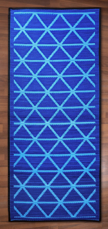 Blue With Linear Pattern Outdoor Runner