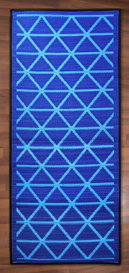 Blue With Linear Pattern Outdoor Runner