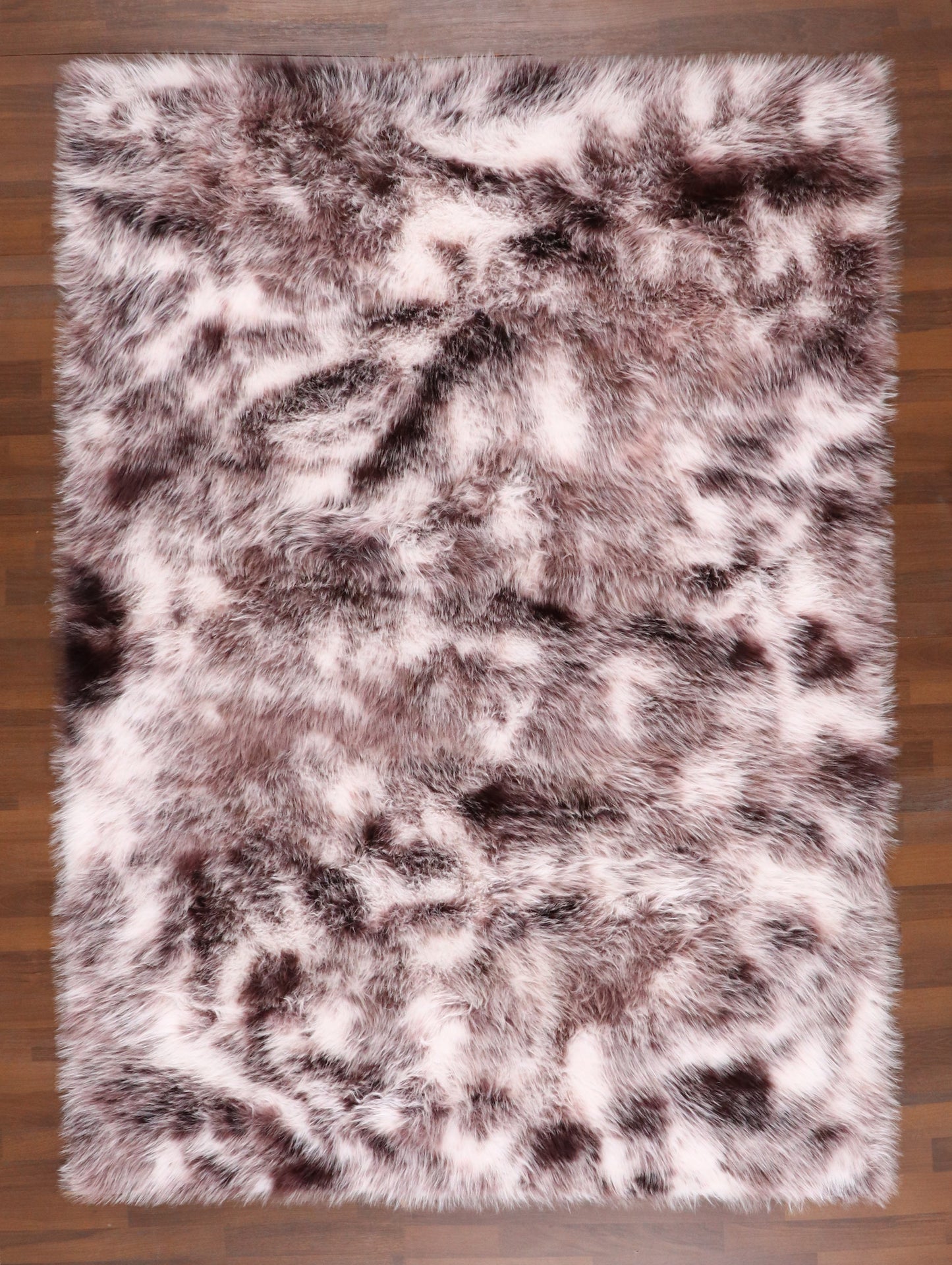 Plush Spotted Shaggy Rug