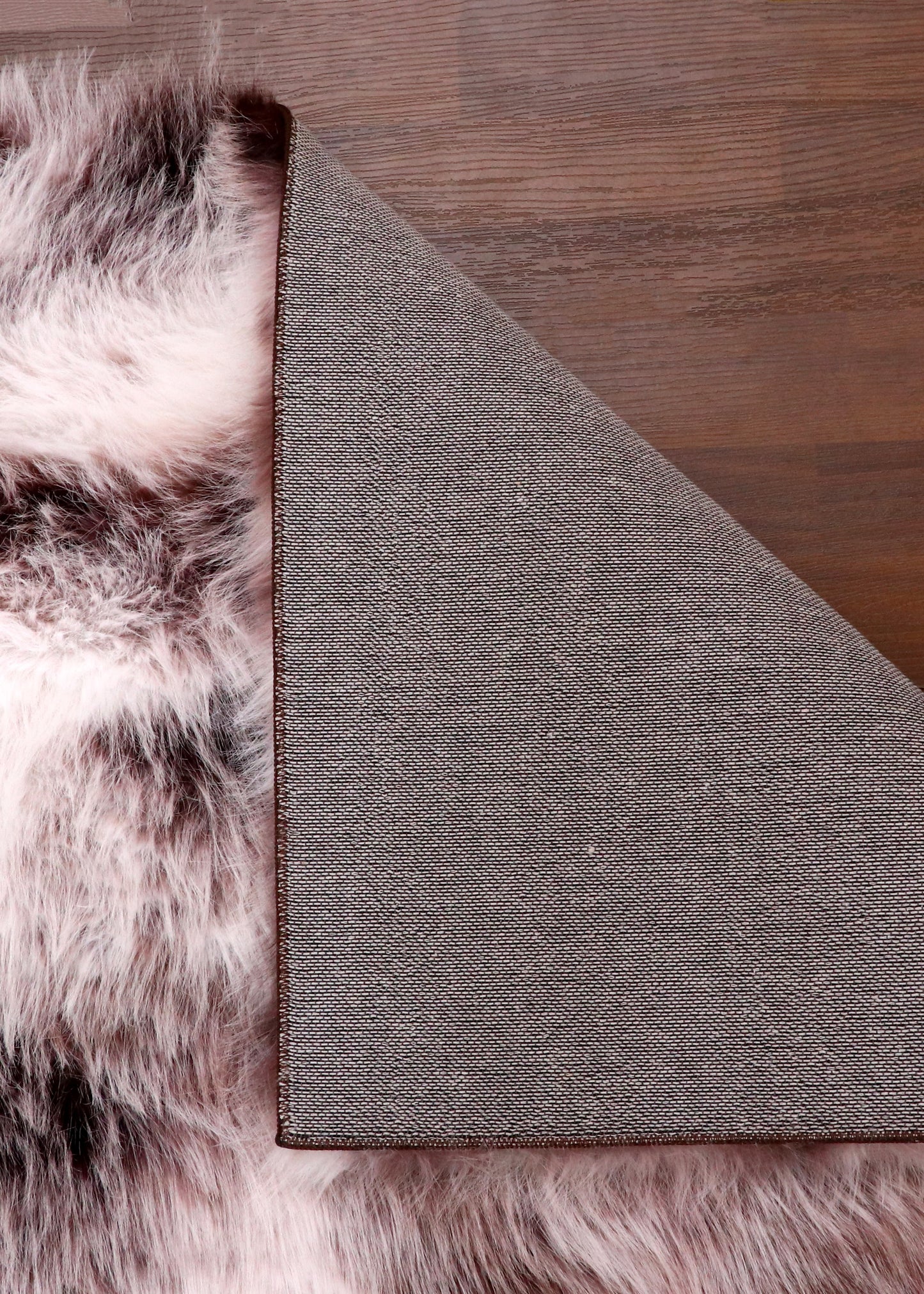 Plush Spotted Shaggy Rug