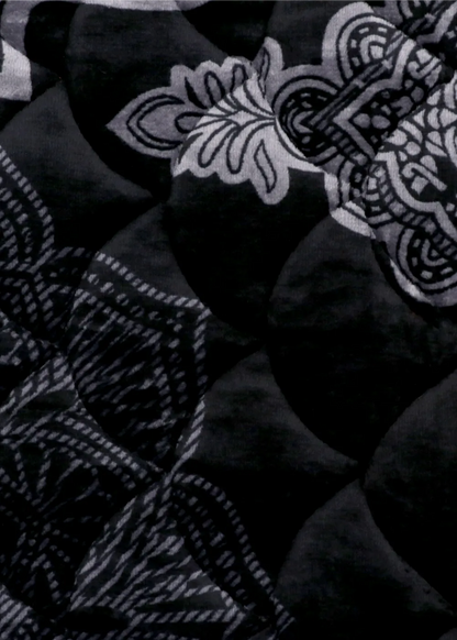 Cloudy Black Velvet Janamaz Prayer Mat
