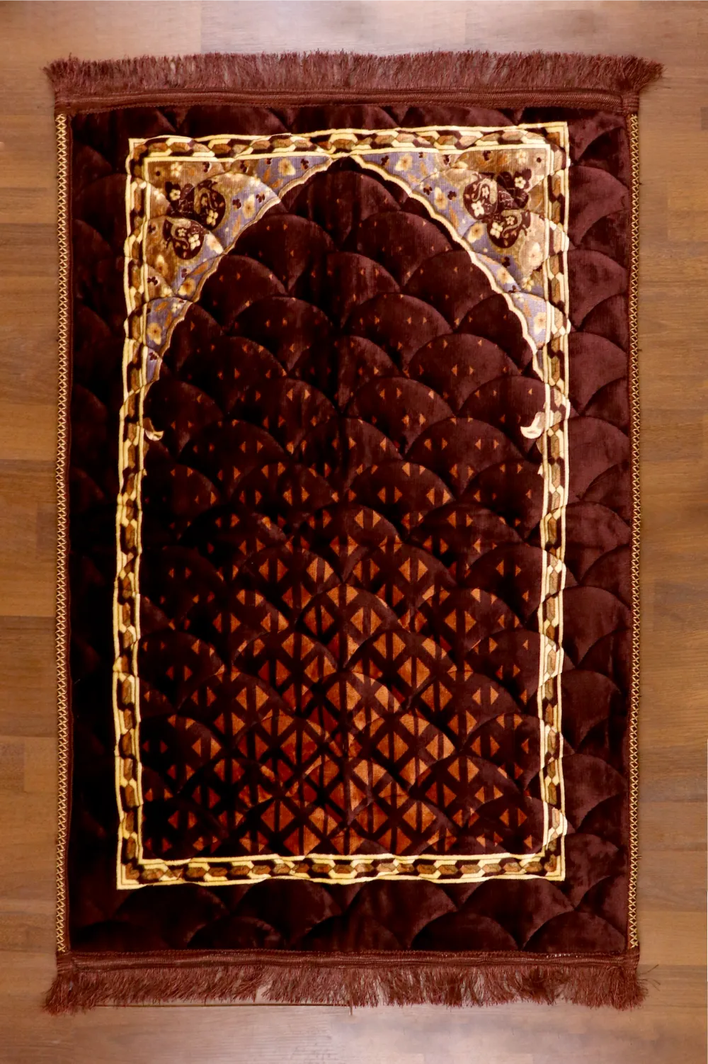 Golden Accent Mihrab Prayer Mat