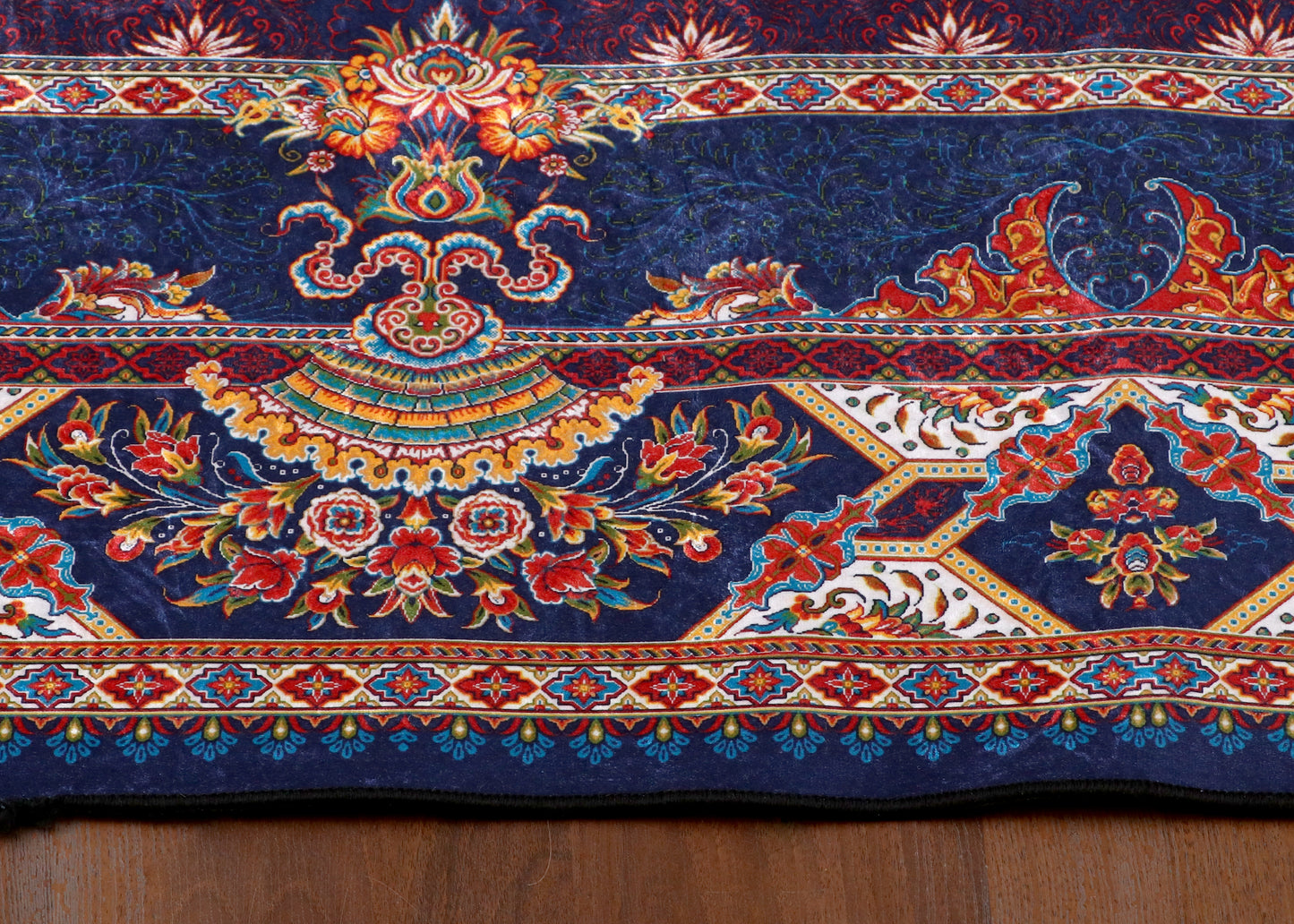 Royal Medallion Rug – Navy & Ivory